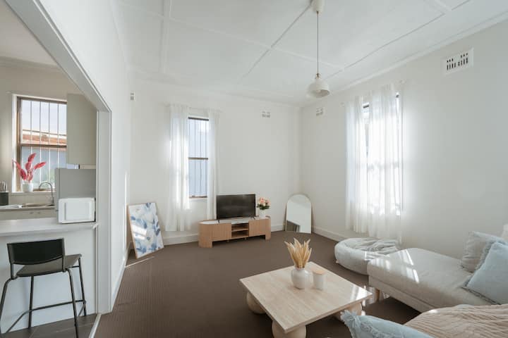 Vibrant Annandale Townhouse W/pool Table + Eatery - North Shore