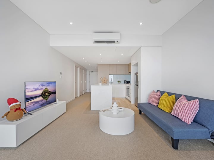 High-rise 2br Retreat With Water Views - Ryde