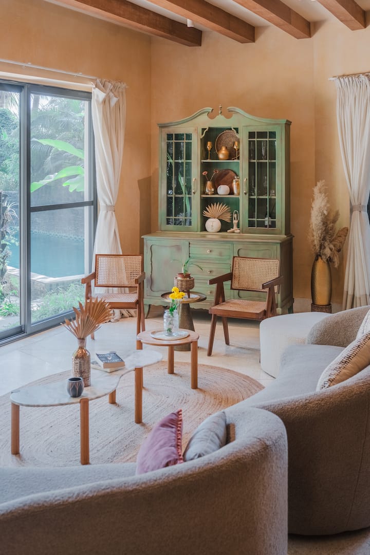 Living room image 11