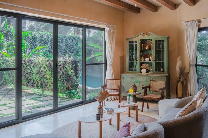 Living room image 10