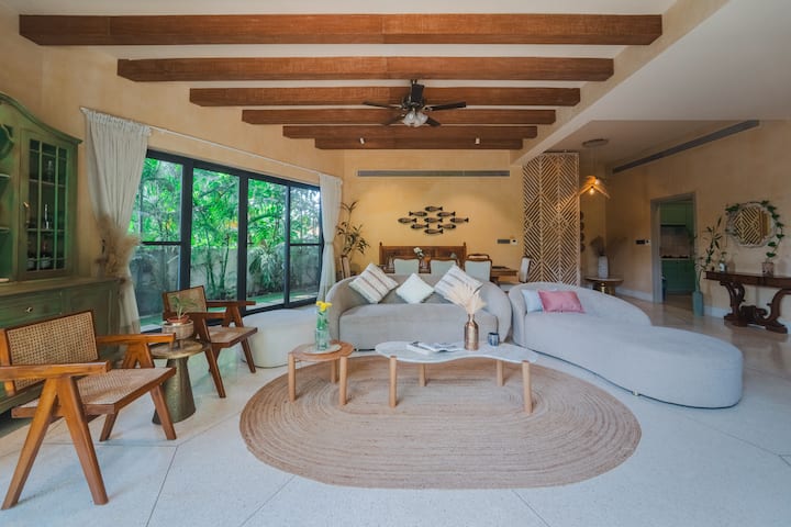 Living room image 12