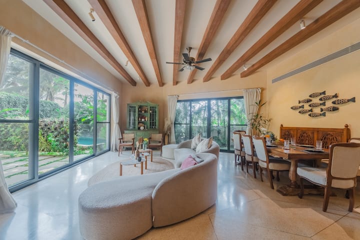 Living room image 8