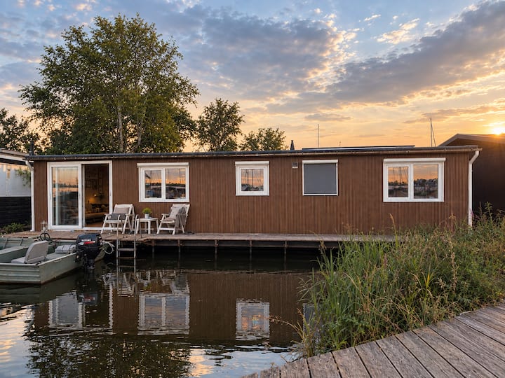 Woonboot Aan De Nieuwkoopse Plassen - Woerden