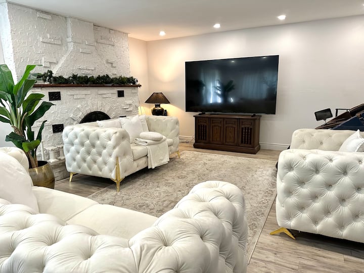 Charming House Close To Everything-shopping & Lake - Oakville