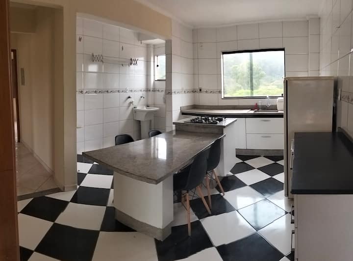 Apto Espaçoso, Venha Ficar Bem Perto Da Serra. - Poços de Caldas