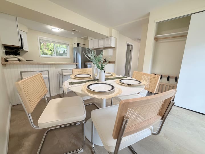 Comfortable 3br Home | Central Ac & Ample Parking - Kirkland