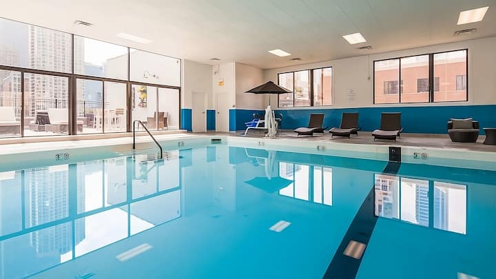 4 Standard Double Rooms | 2 Double Beds | Pool - Chicago, IL