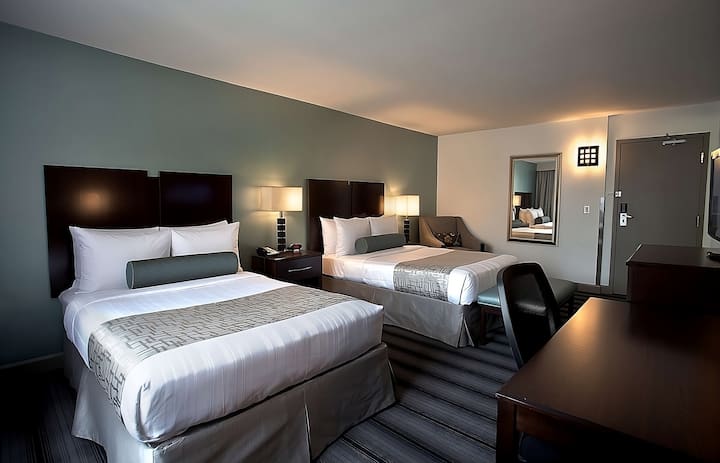 4 Standard Double Rooms | 2 Double Beds | Parking - シカゴ