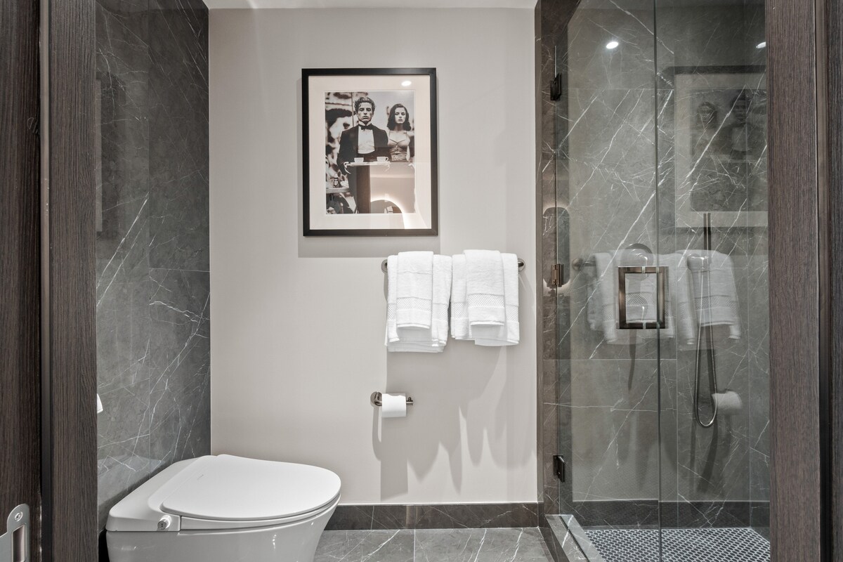 Luxury Suite