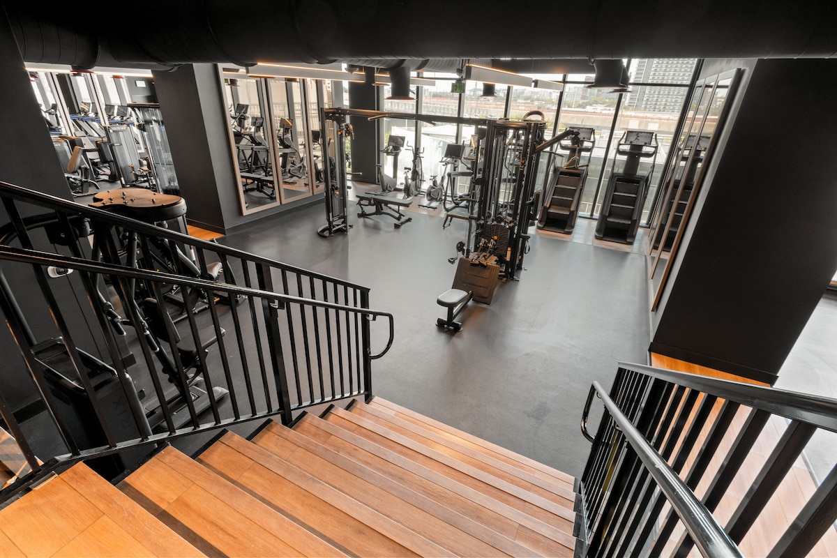 Luxury Suite 3212A E11even Residences