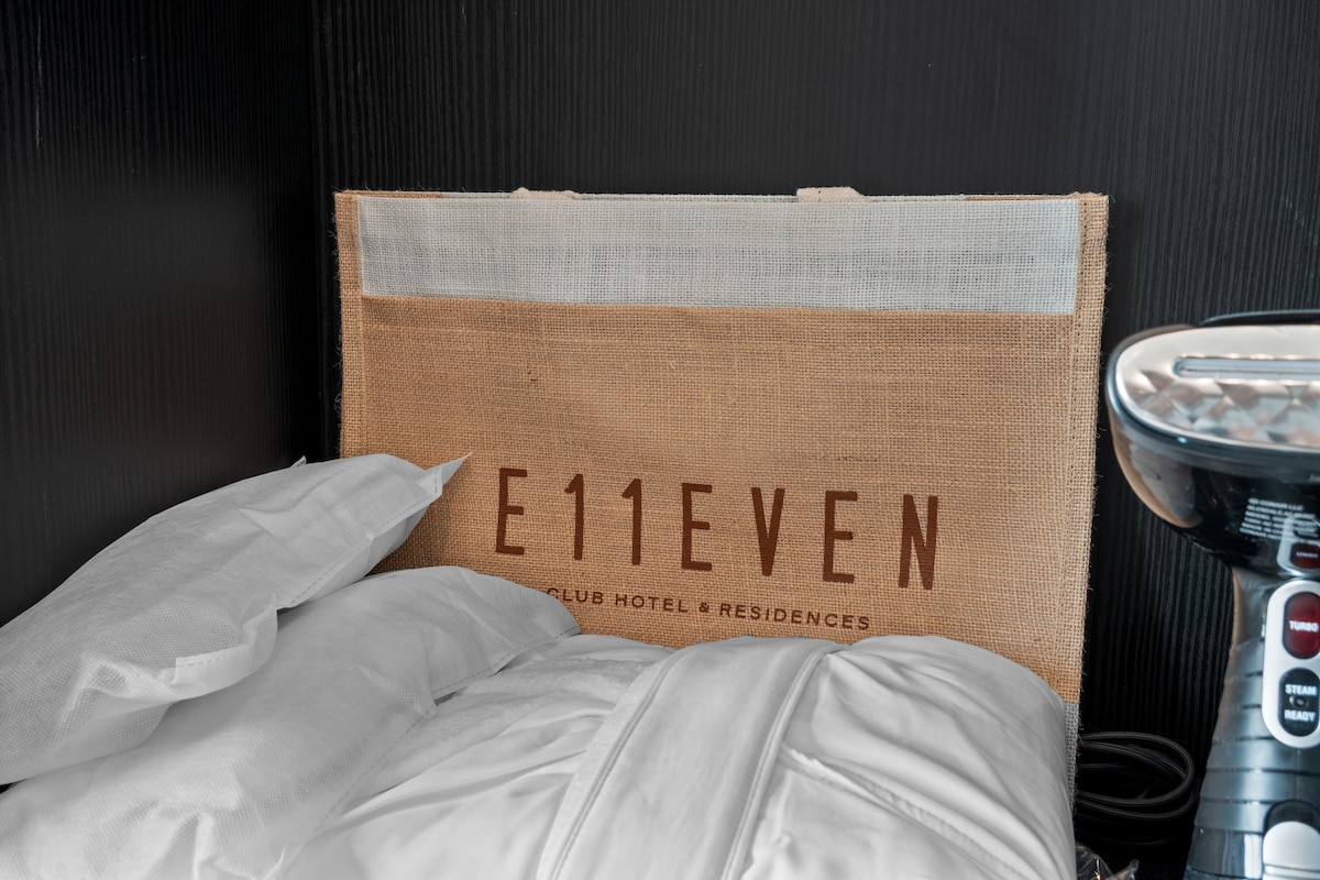 Luxury Suite 3212A E11even Residences