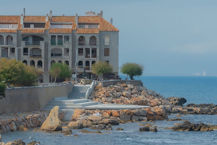 L'escala Apartment With Balcony & Sea Views - L'Escala