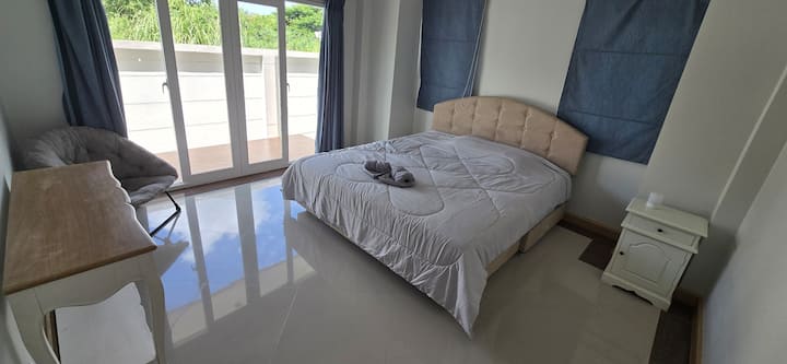 Une Chambre Privée Dans Une Villa - Sattahip