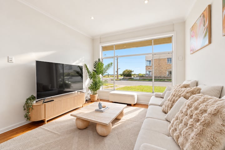 The Seaview Sanctuary - Glenelg