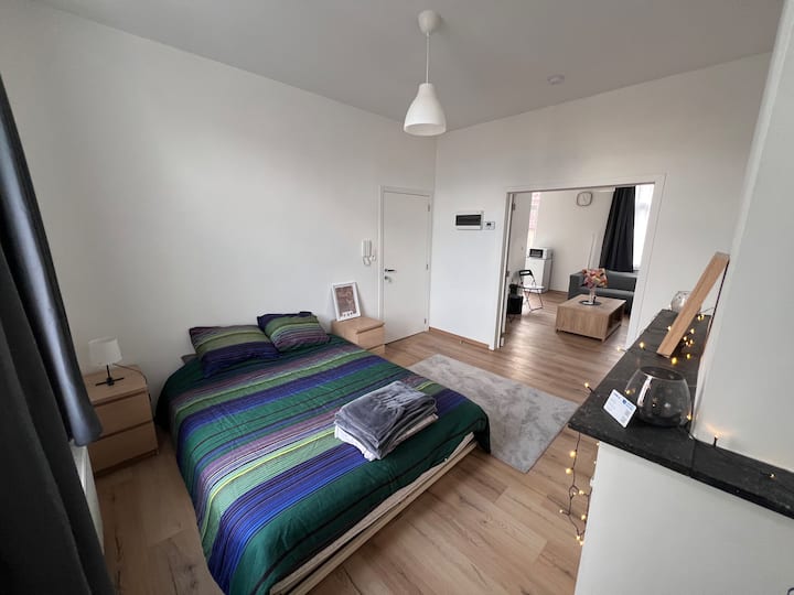 The Oak & Grey Hideaway  Bright 1br In Brussels - Dilbeek