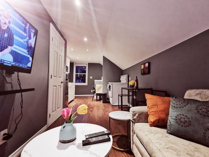 Comfortable Urban Retreat/park&trails/ Location - Hamilton
