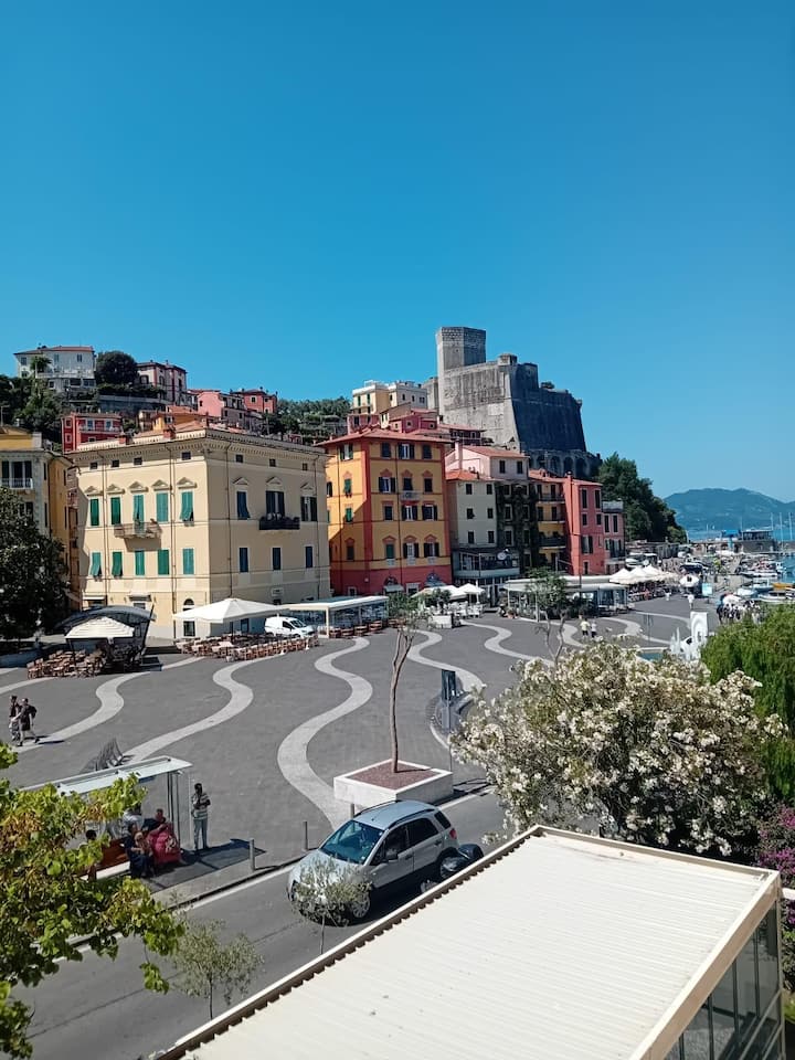 [Nido Degli Angeli]lerici In Front Of The Sea - Lerici