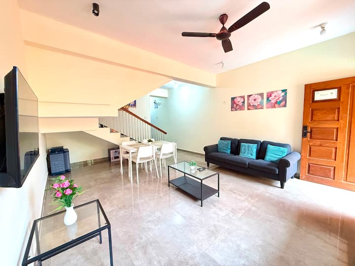 Living room image 3