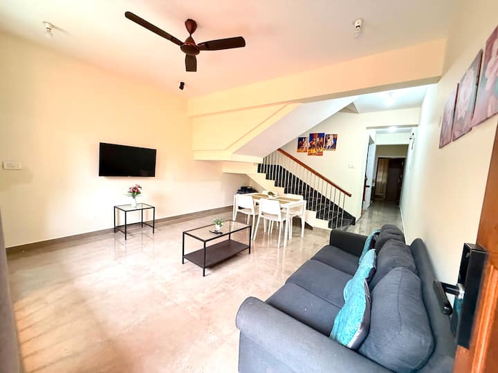 Living room image 4