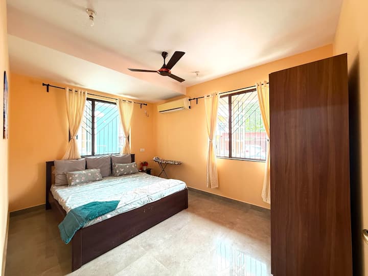 Bedroom 1 image 3