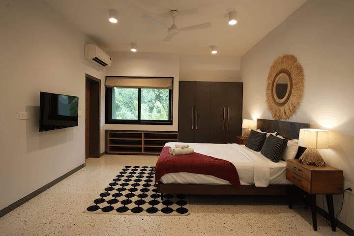 Bedroom 1 image 1