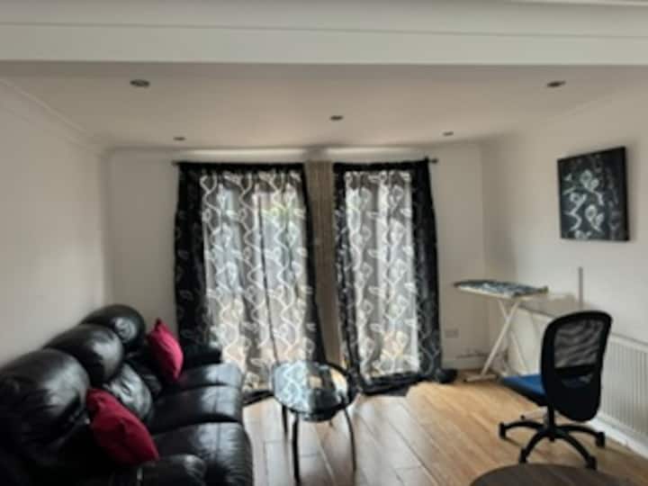 Comfortable London Home Near Heathrow Airport - Ruislip