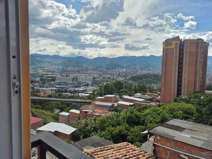 Casa En El Salvador, Con Vista Privilegiada. - Medellín