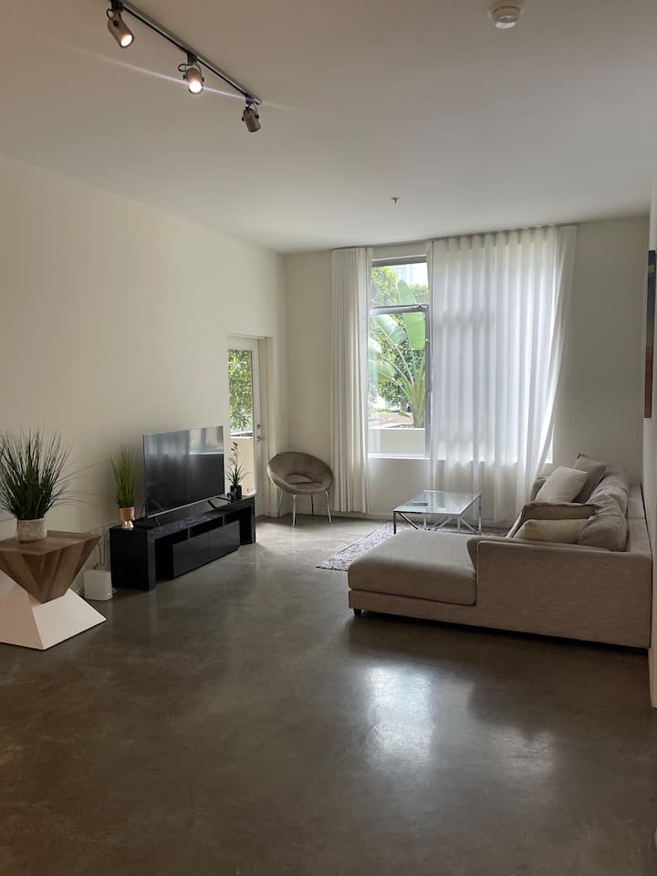 Walk Of Fame Apt W/ Pool, Gym, Parking, Jacuzzi - Los Angeles