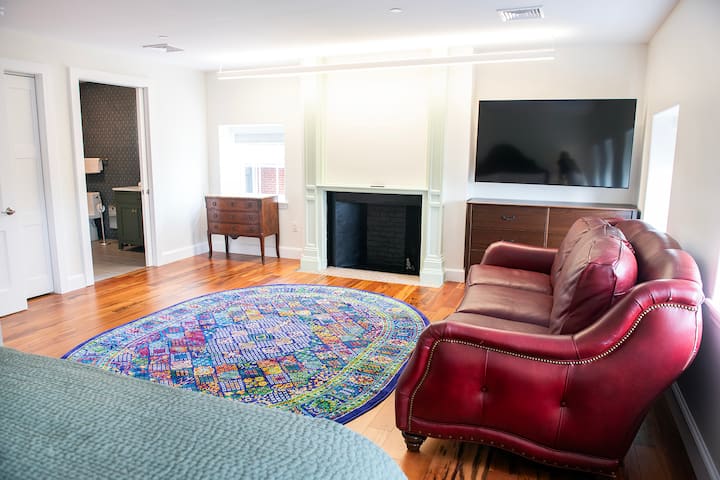 Presidential Suite - Treadwell Mansion - Kittery, ME