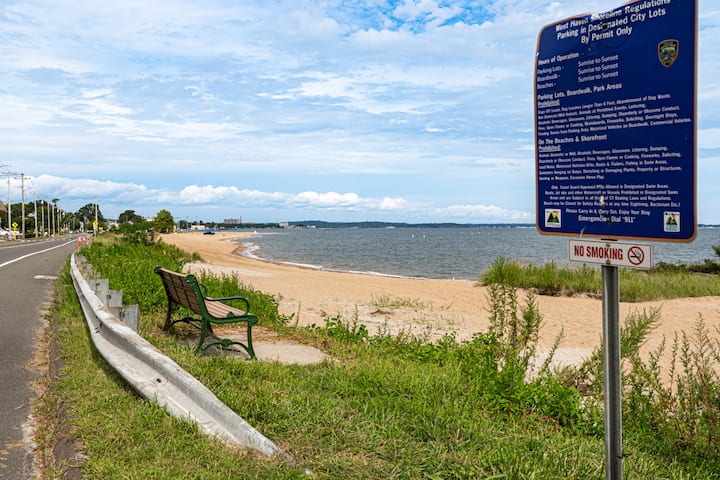 Stroll To Shore, Hot Tub! West Haven Extended Stay - New Haven, CT