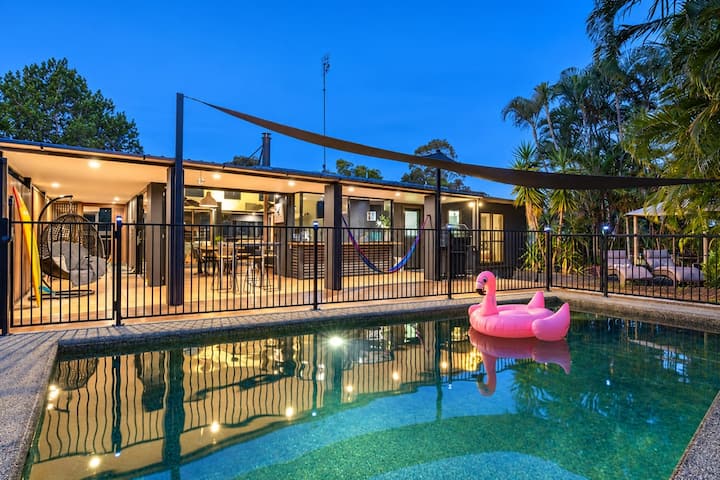 Palm & Paddle, Tropical Pool Retreat - Noosaville