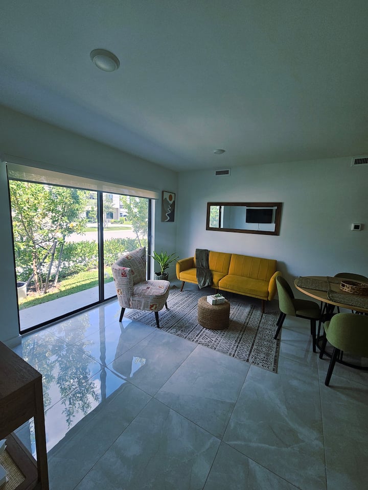 Modern & Sleek - Homestead, FL