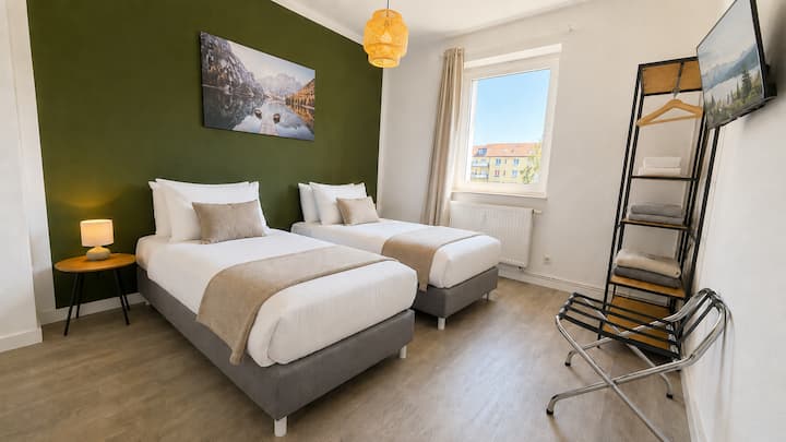Zentrale Wohnung - 2 Schlafzimmer, Wlan, Balkon - Halberstadt