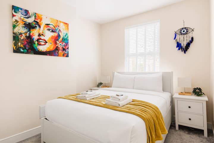 Bright & Cosy 1br In Lewisham | South London Gem - London