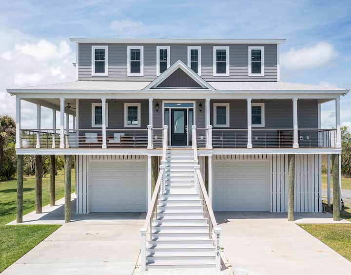 Marsh Madness | Private Pool + Deepwater Dock - Charleston, SC