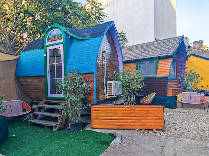 The Tiniest Tiny House In Europe - Bükreş