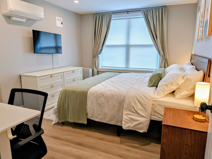 New, Smith St. Suites Near Downtown & Hospitals - Rhode Island
