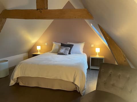 Cozy Studio Classified** In the Heart of the Medieval City