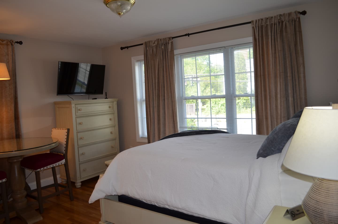 Queen Rooms