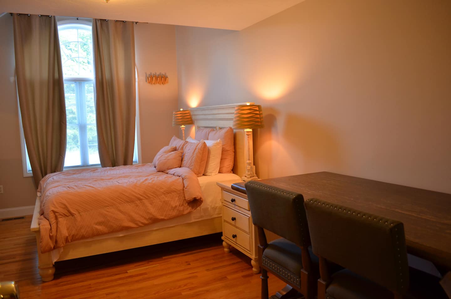 Queen Rooms