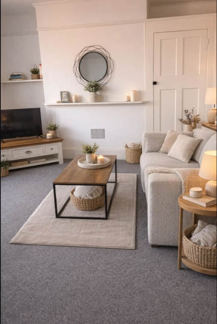 Signature Folkestone|flat2 | Cosy 1-bed | King Bed - Folkestone