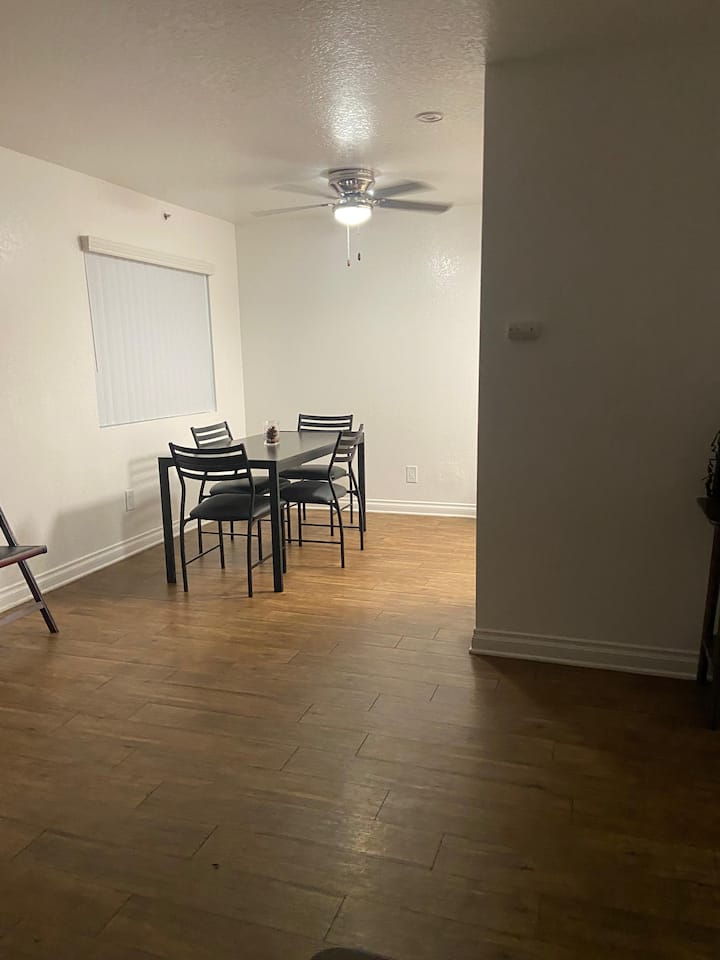 Cozy 2 Bedrooms App Minutes Away From Disneyland - Irvine, CA