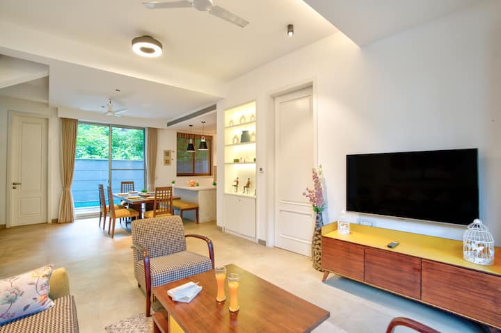 Living room image 2