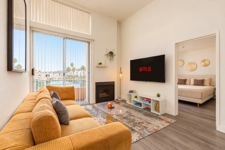 Hollywood Perfect Place | Netflix, Wi-fi, Parking - West Hollywood, CA