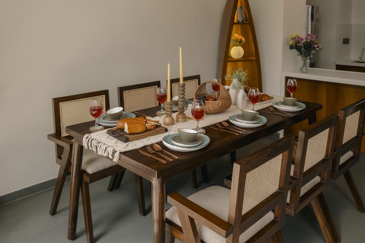 Dining area image 3