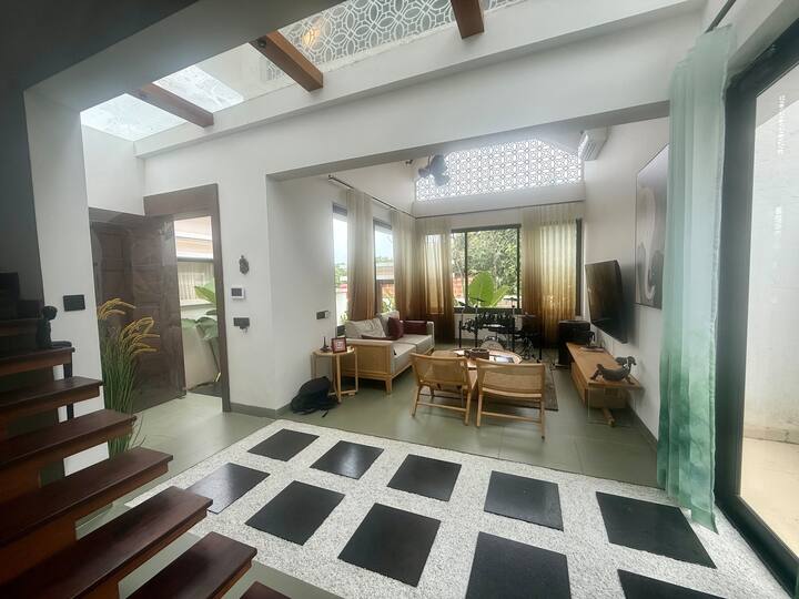 Living room image 2