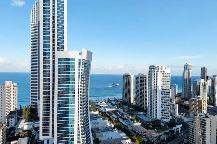 Circle L30 Ocean View Apartment - Gold Coast