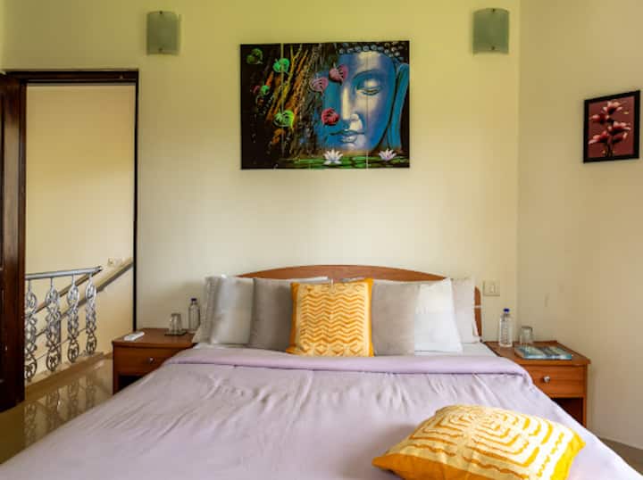 Bedroom 1 image 2