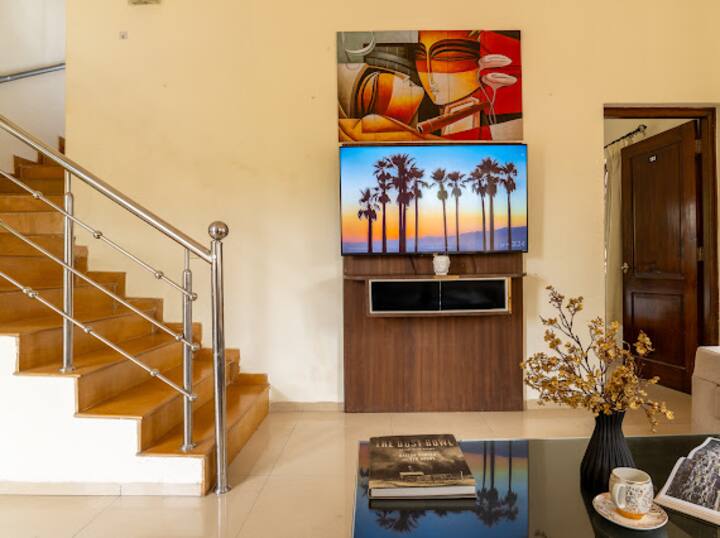 Living room image 4