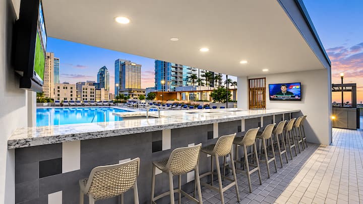 Luxury Apartment Downtown Tampa - Raymond James Stadium - Tampa
